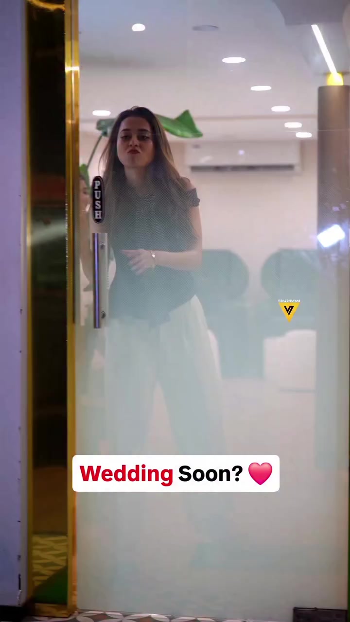 @Viral Bhayani