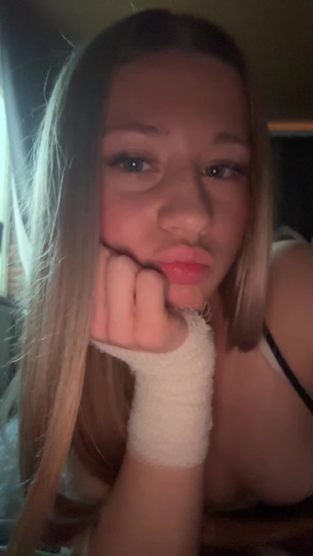 @𝐂𝐞𝐥𝐢𝐧𝐞🦥