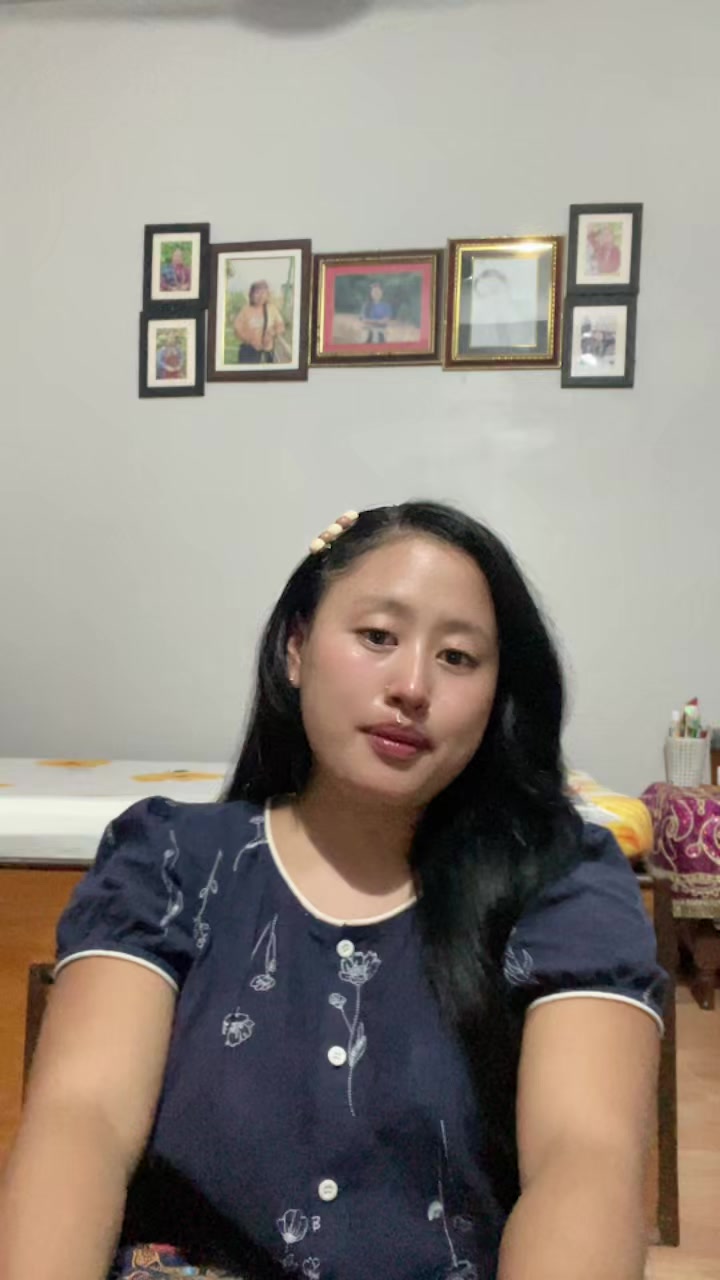 @अस्मि गुरूङ्