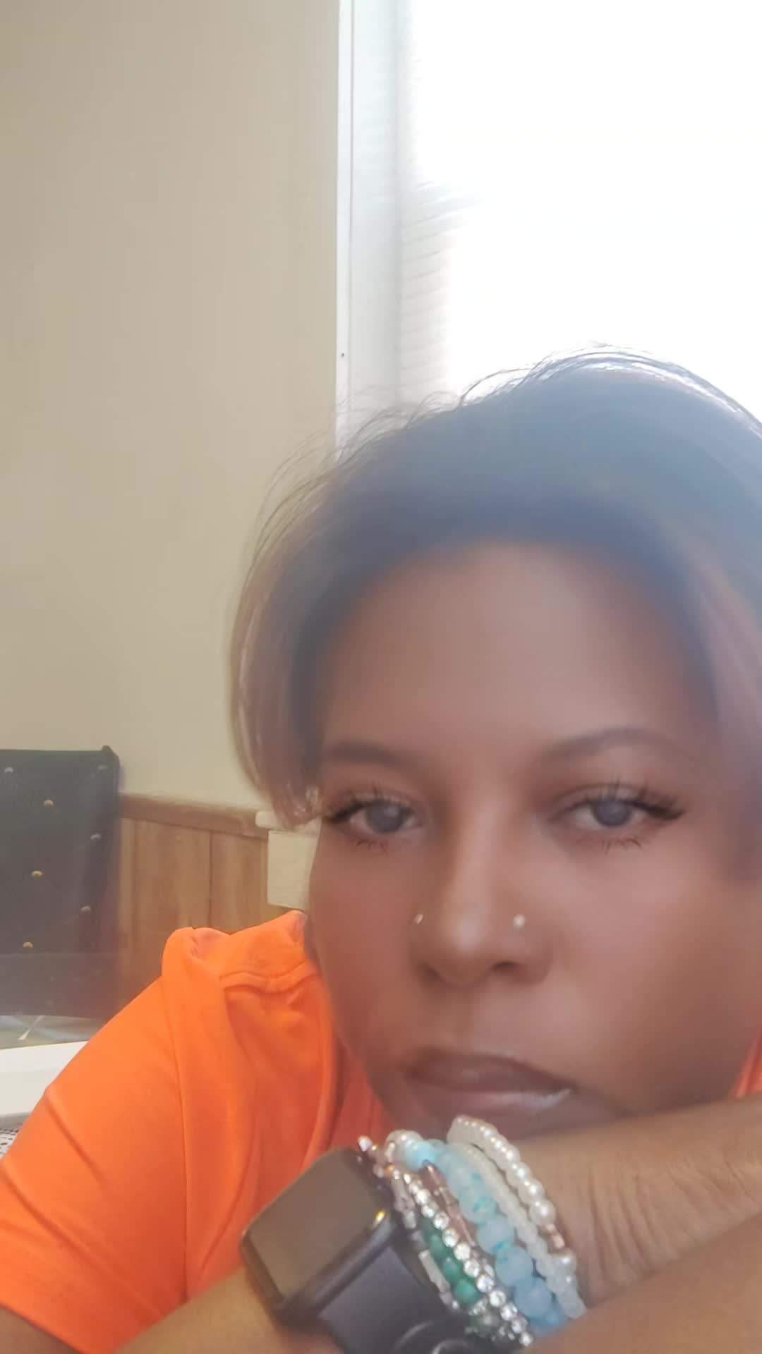 @farahdelatouriere