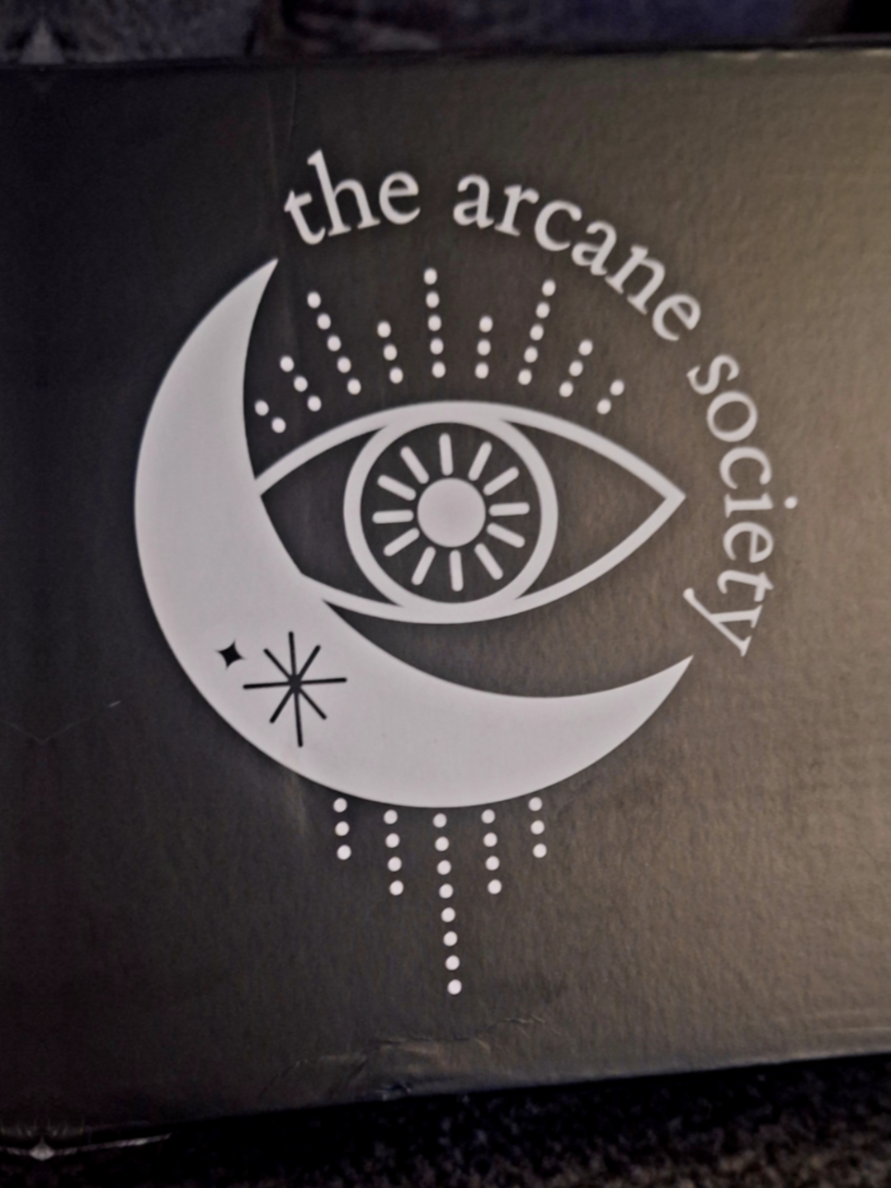 @coralbookreads