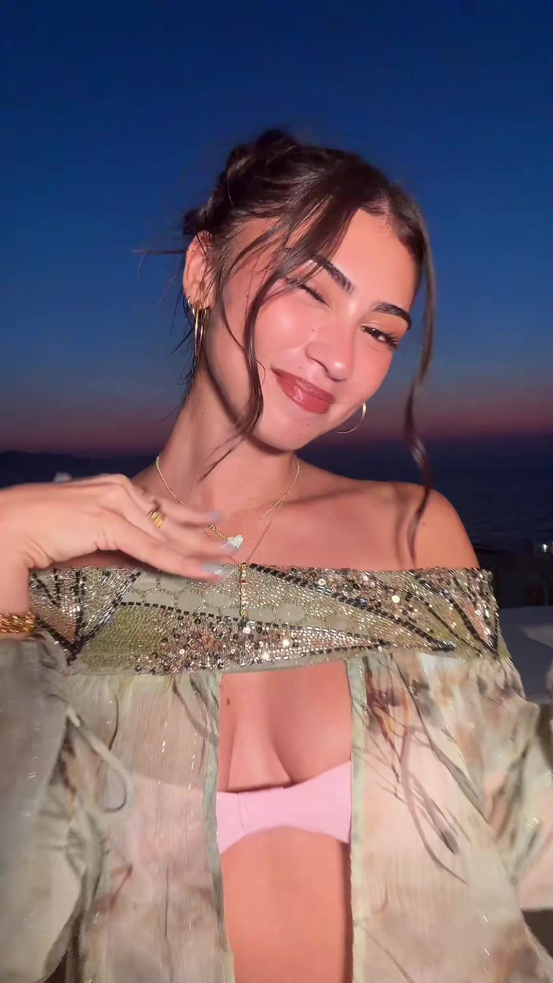 @Bella