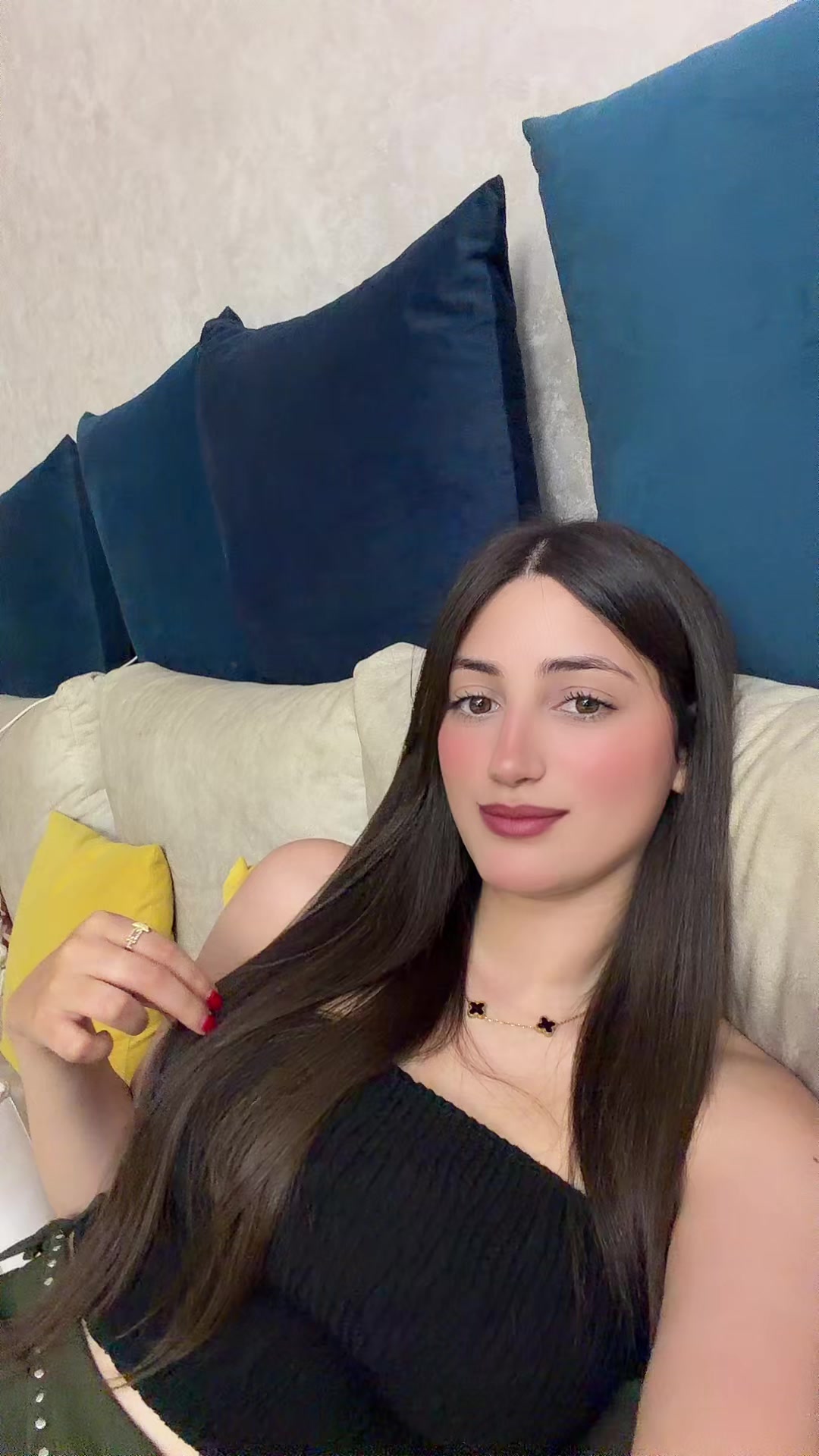 @Ghozlene