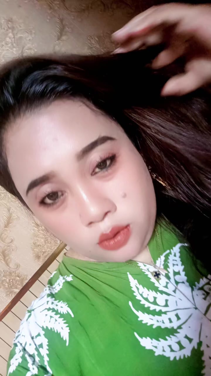 @Nayashoop