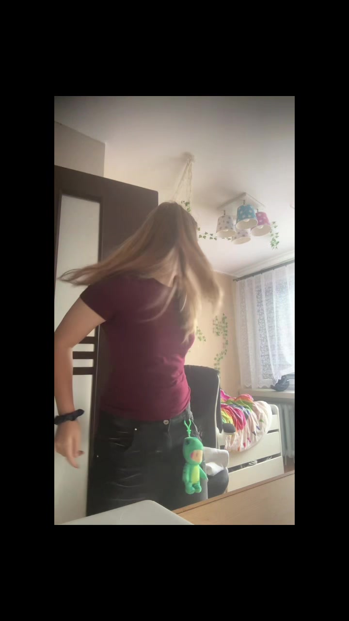 @_bl0ndynaa._