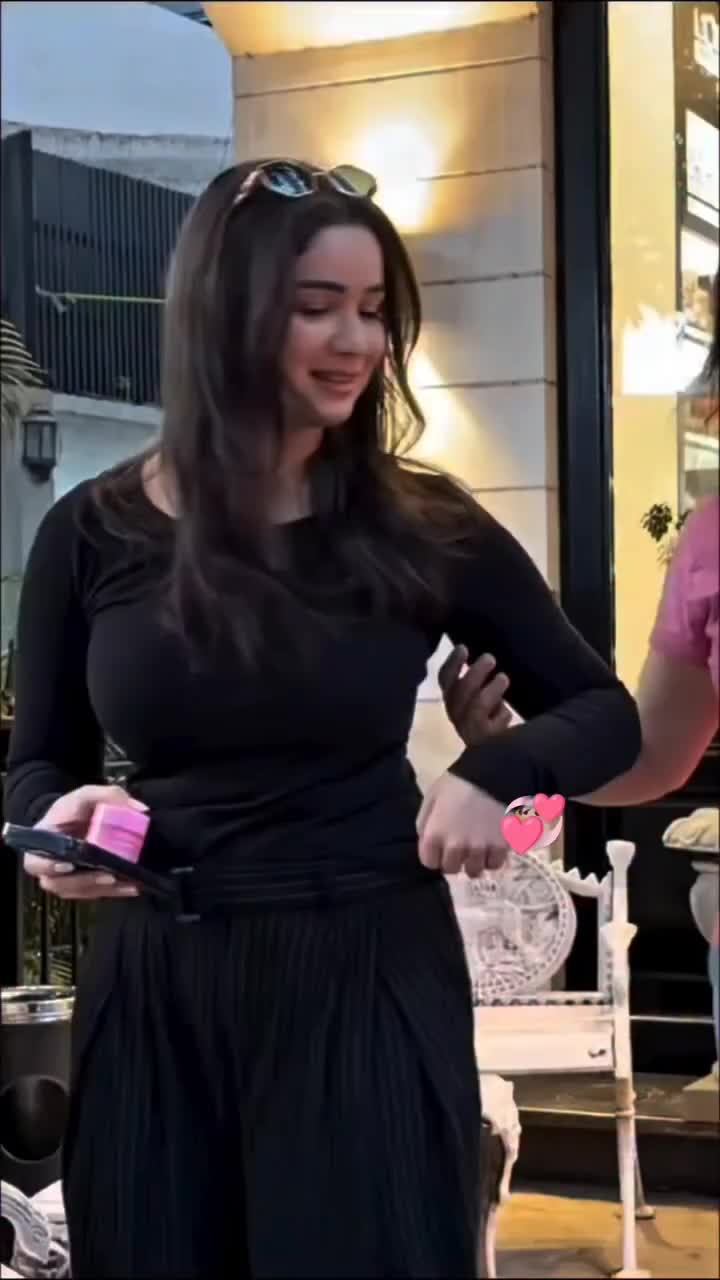 @Sara Tendulkar