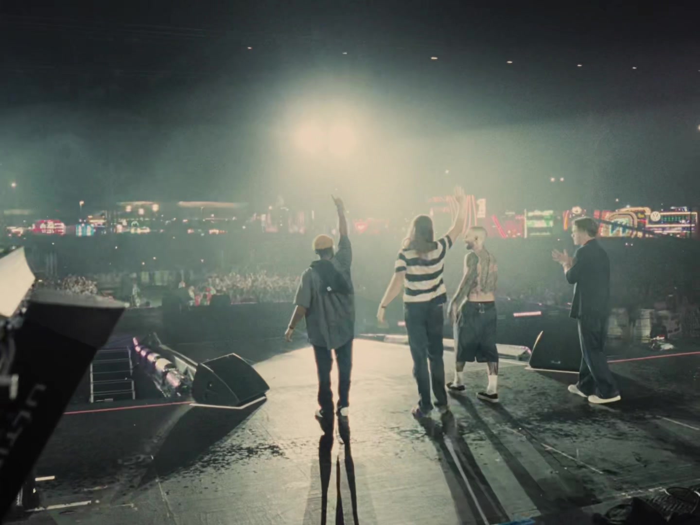 @Maroon 5