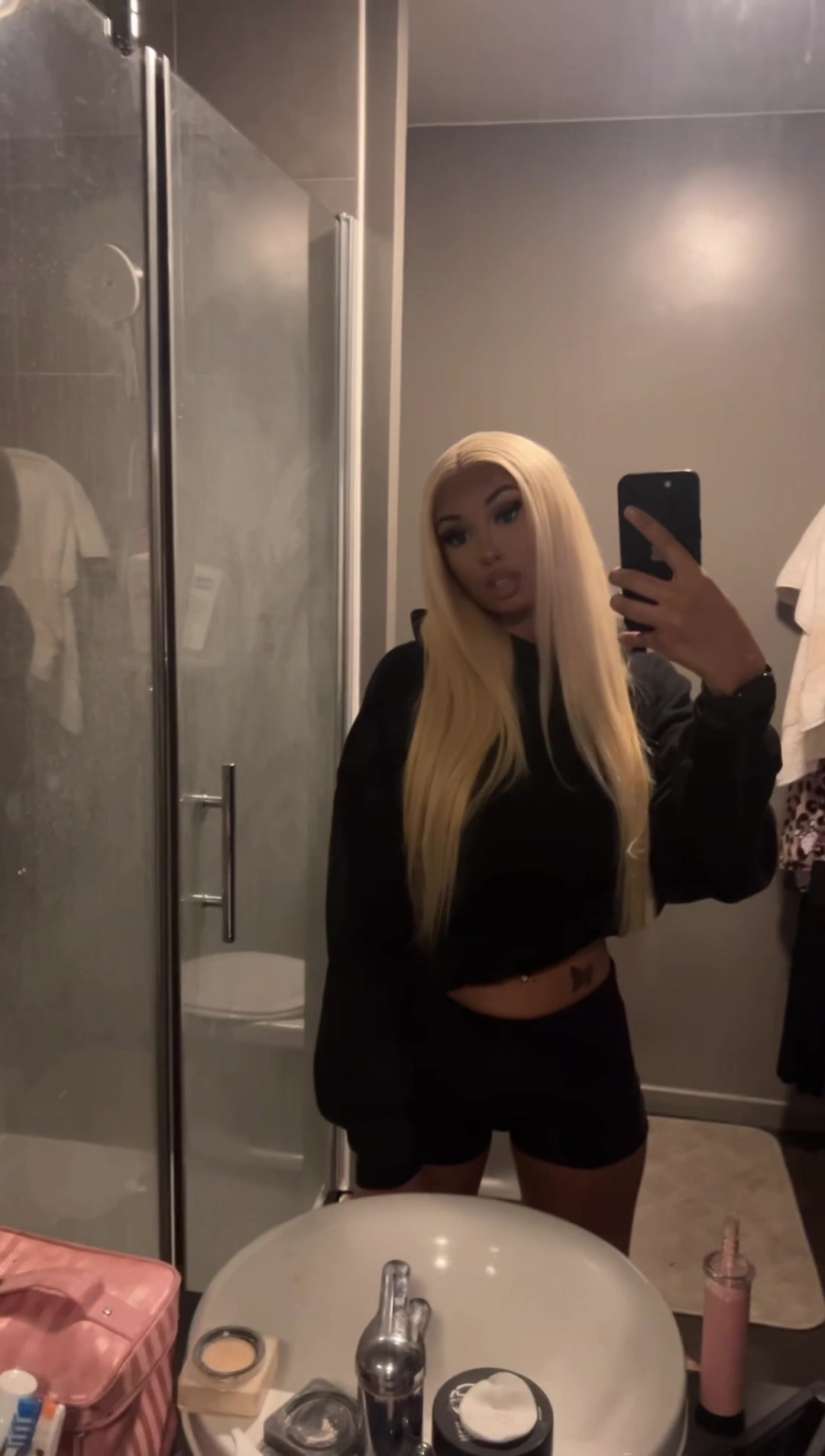 @𝐋𝐞𝐬𝐥𝐲🇲🇱🇩🇪