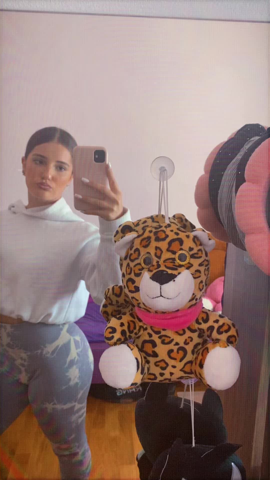@valentinaa🐆