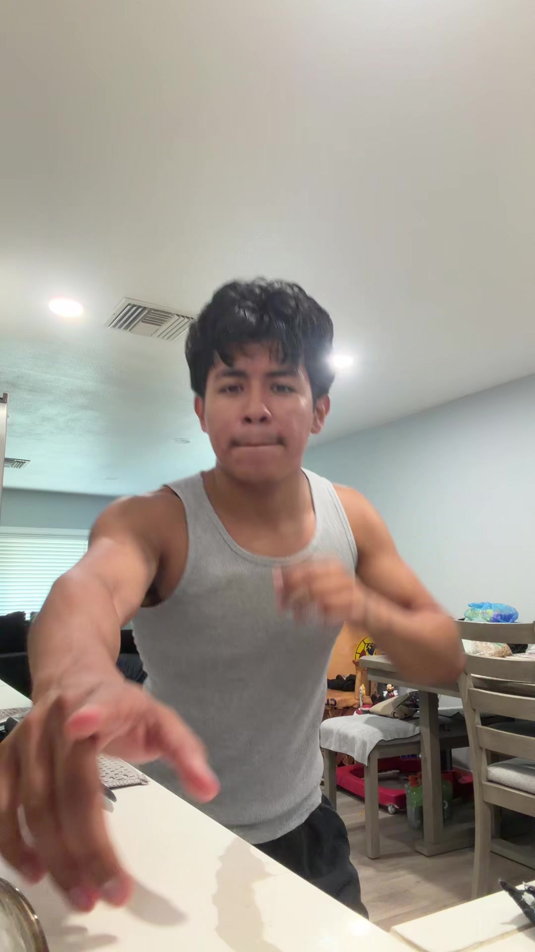 @Uz