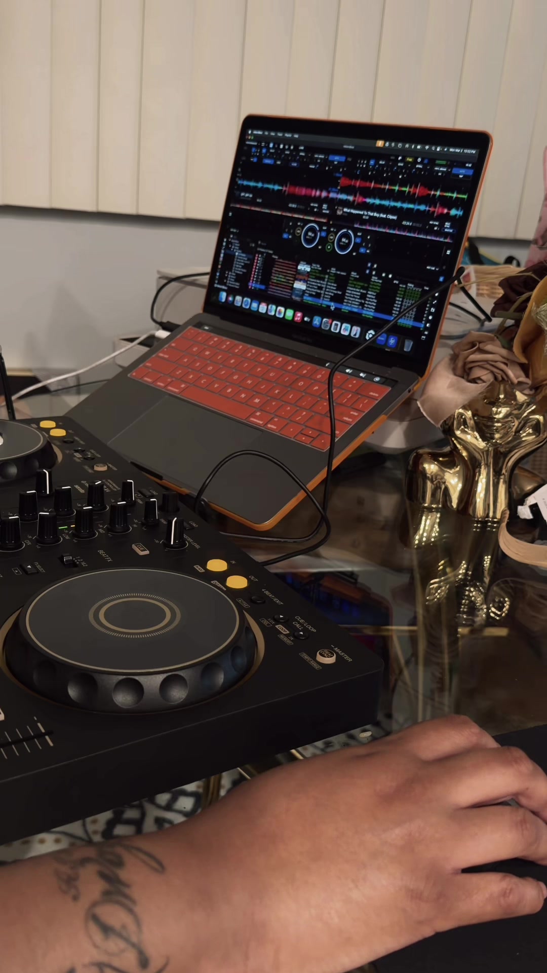 @djfamouzstarr
