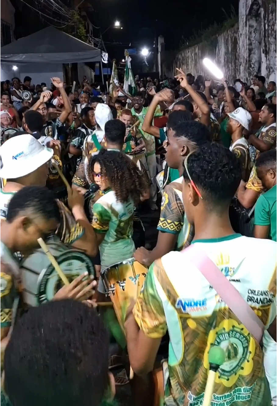 @Alice Tiê