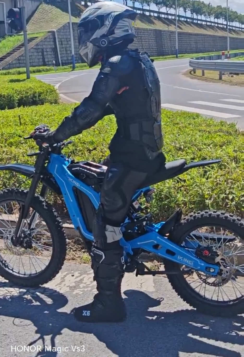 @oukasupermoto
