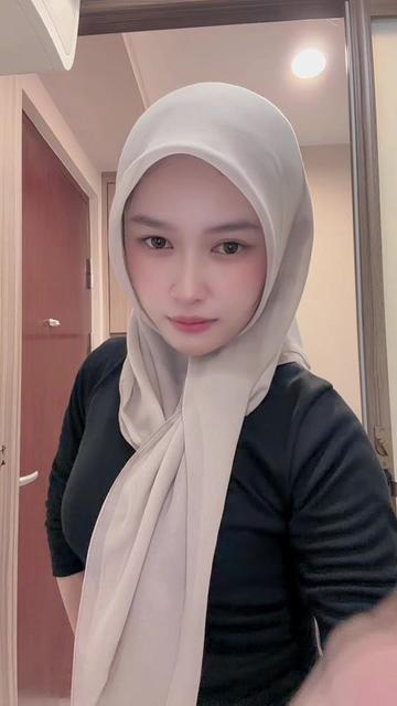 @hllnda_