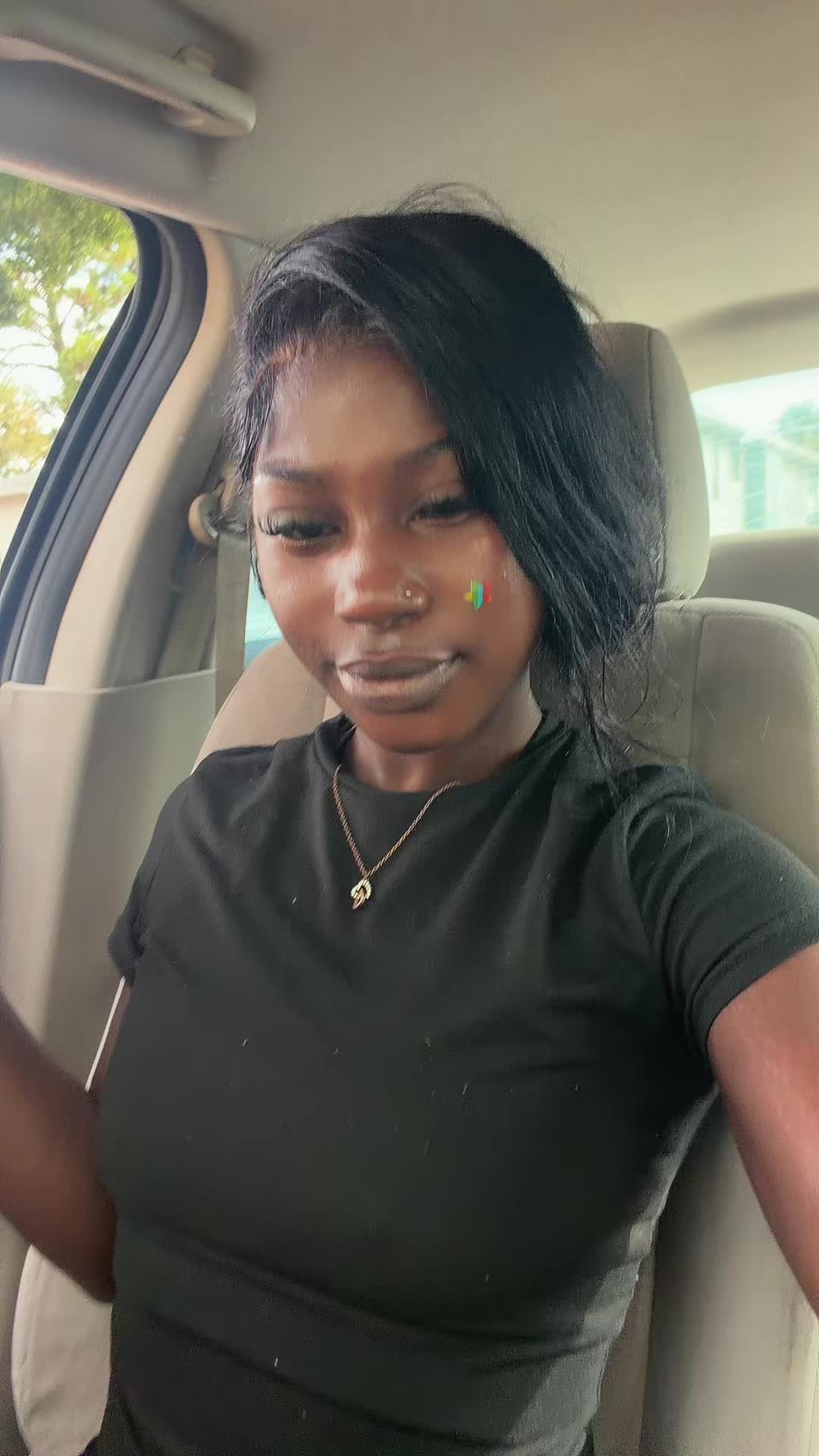 @Nanieee