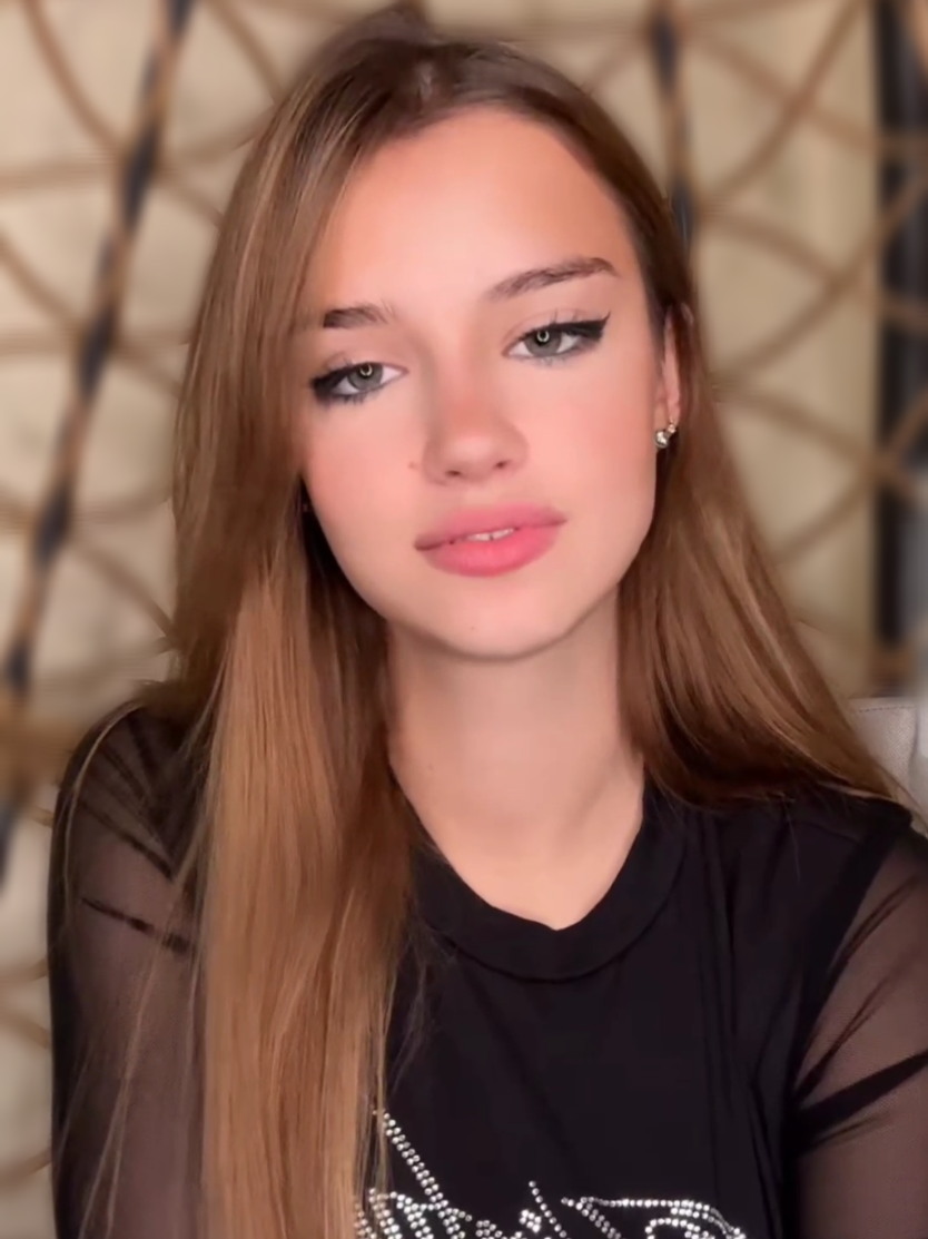 @AnnaWorld🍓