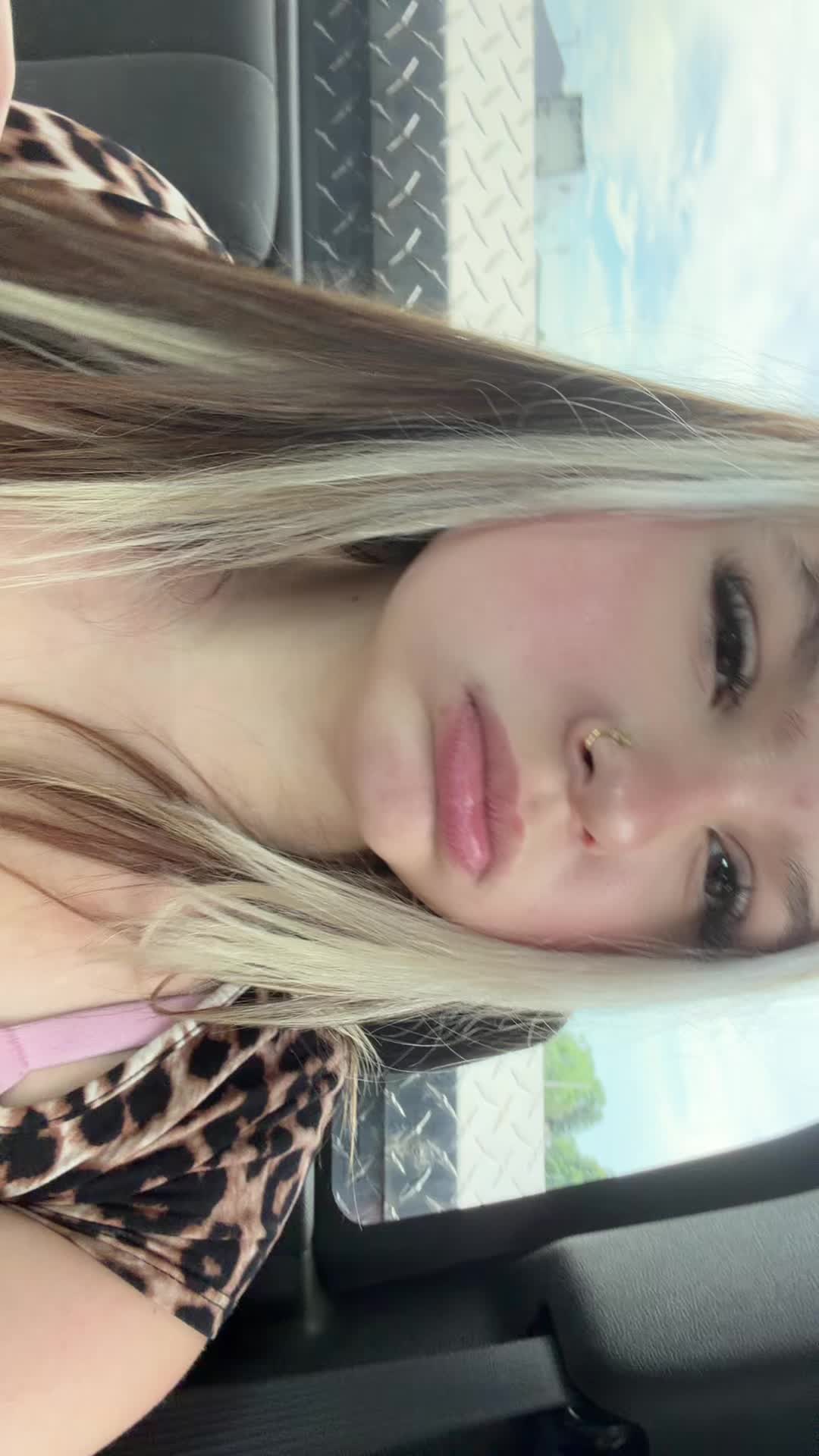 @Raelynnnnnn 💋🙈🌺