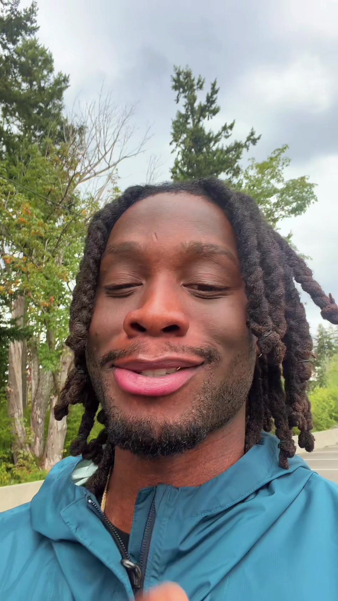 @uɐǝſ ˙ʇS ʎǝssǝſ
