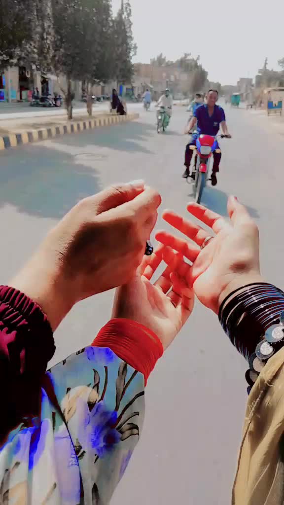 @𝙋𝙖𝙧𝙞 🌸