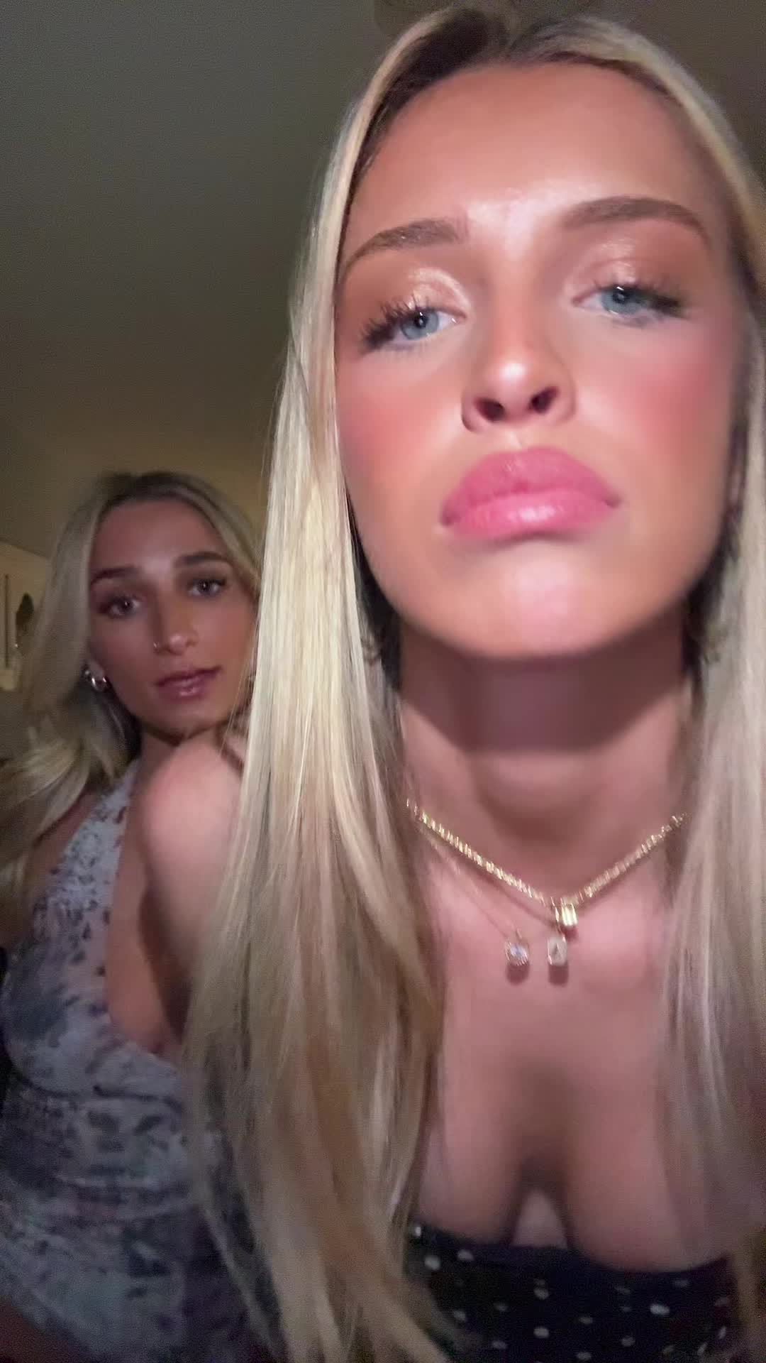 @AVA