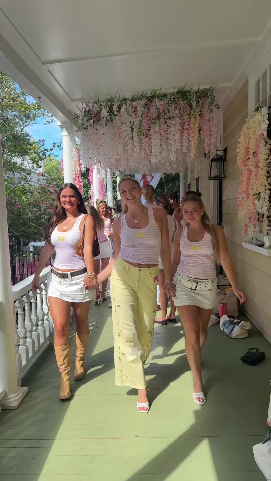 @taracapppppp
