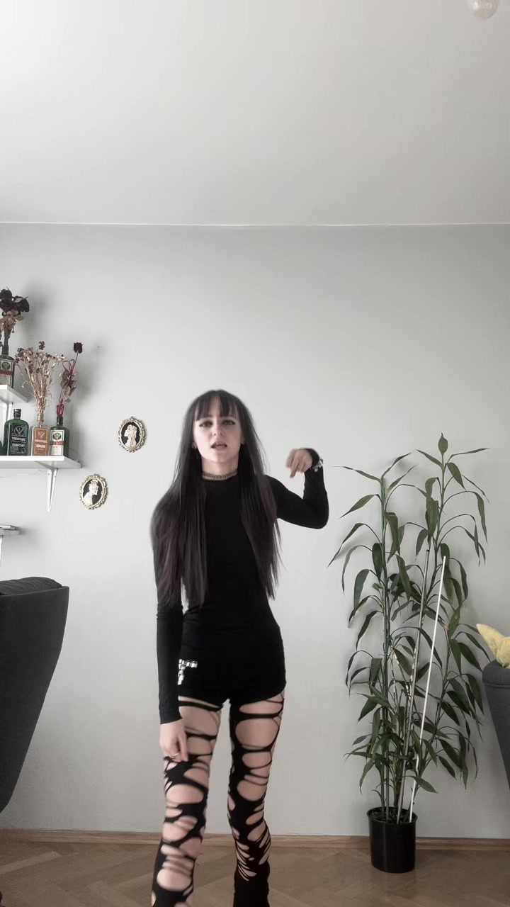 @Кириешка 😝