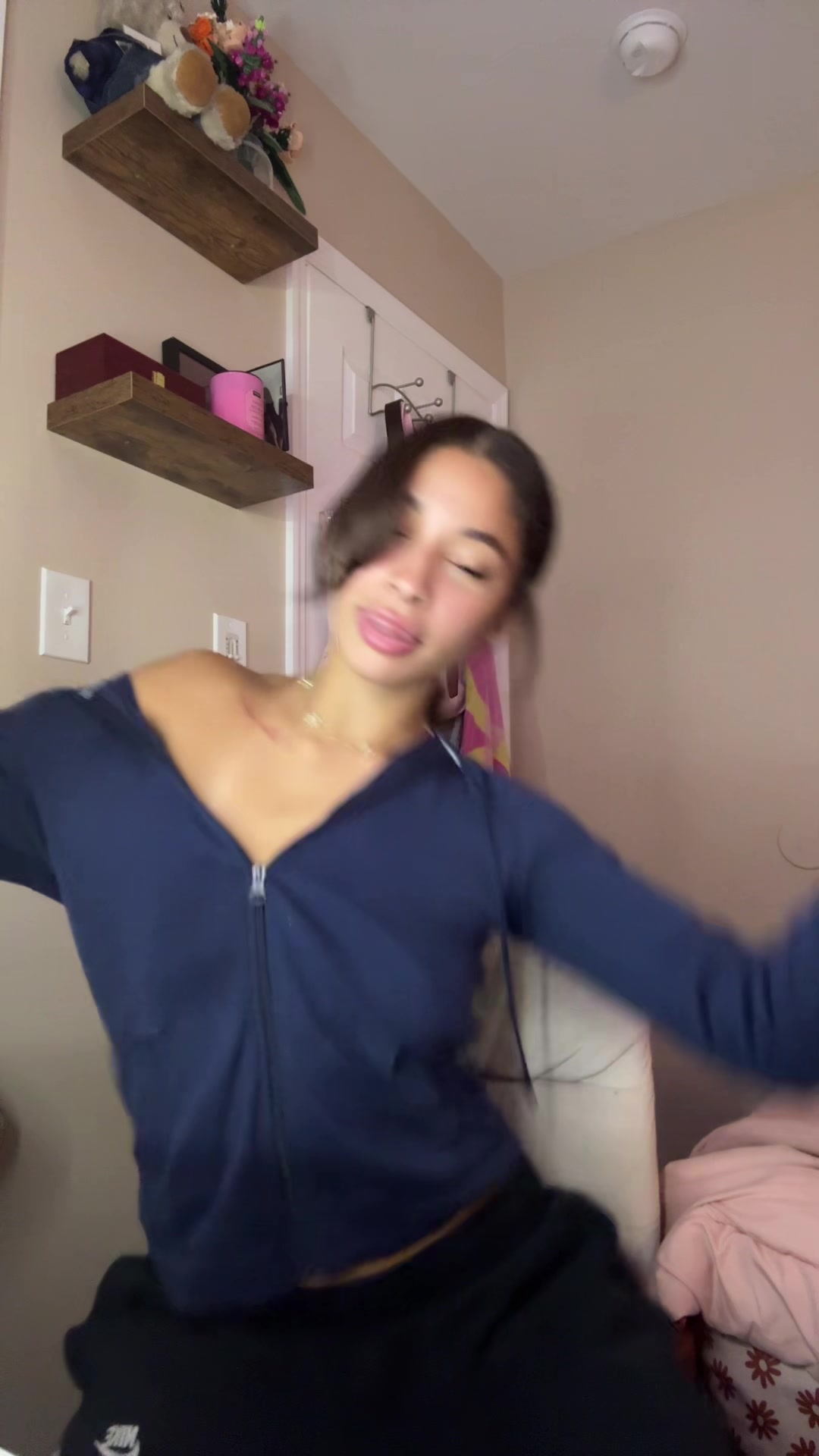 @aravely_
