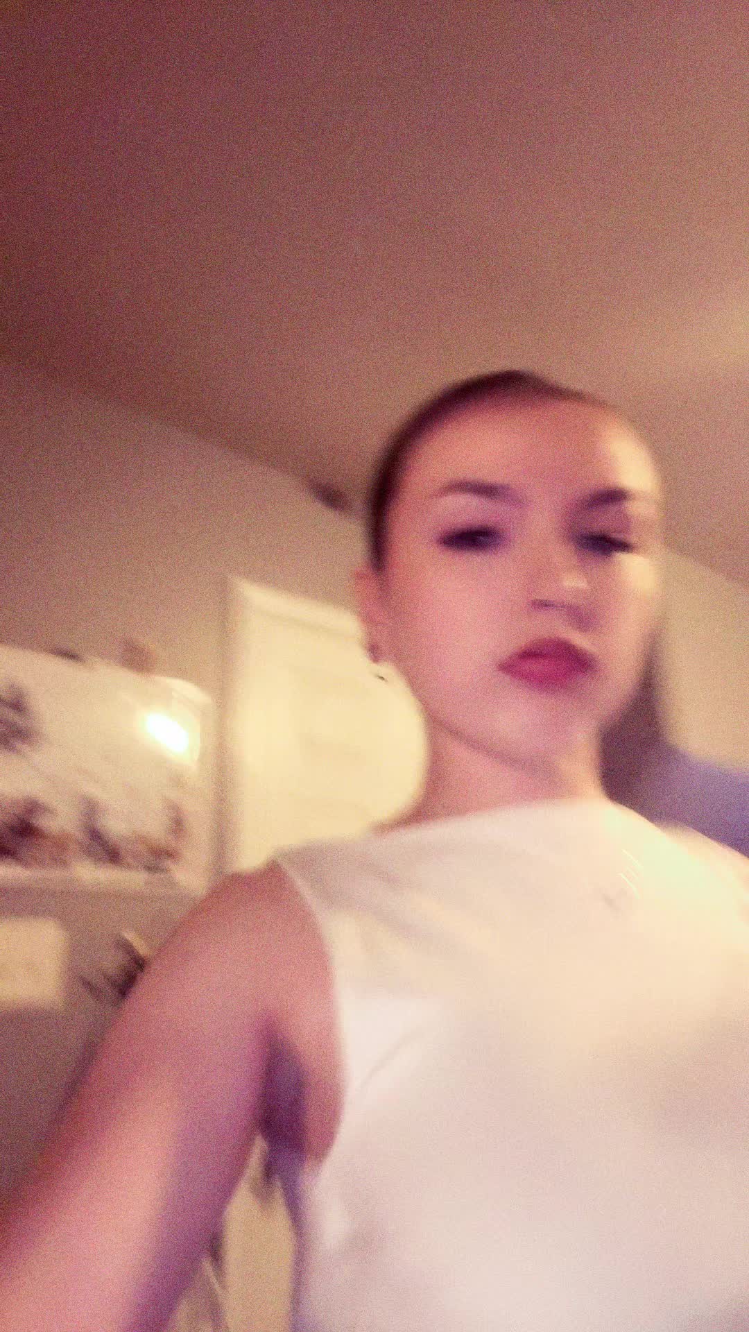 @Ella