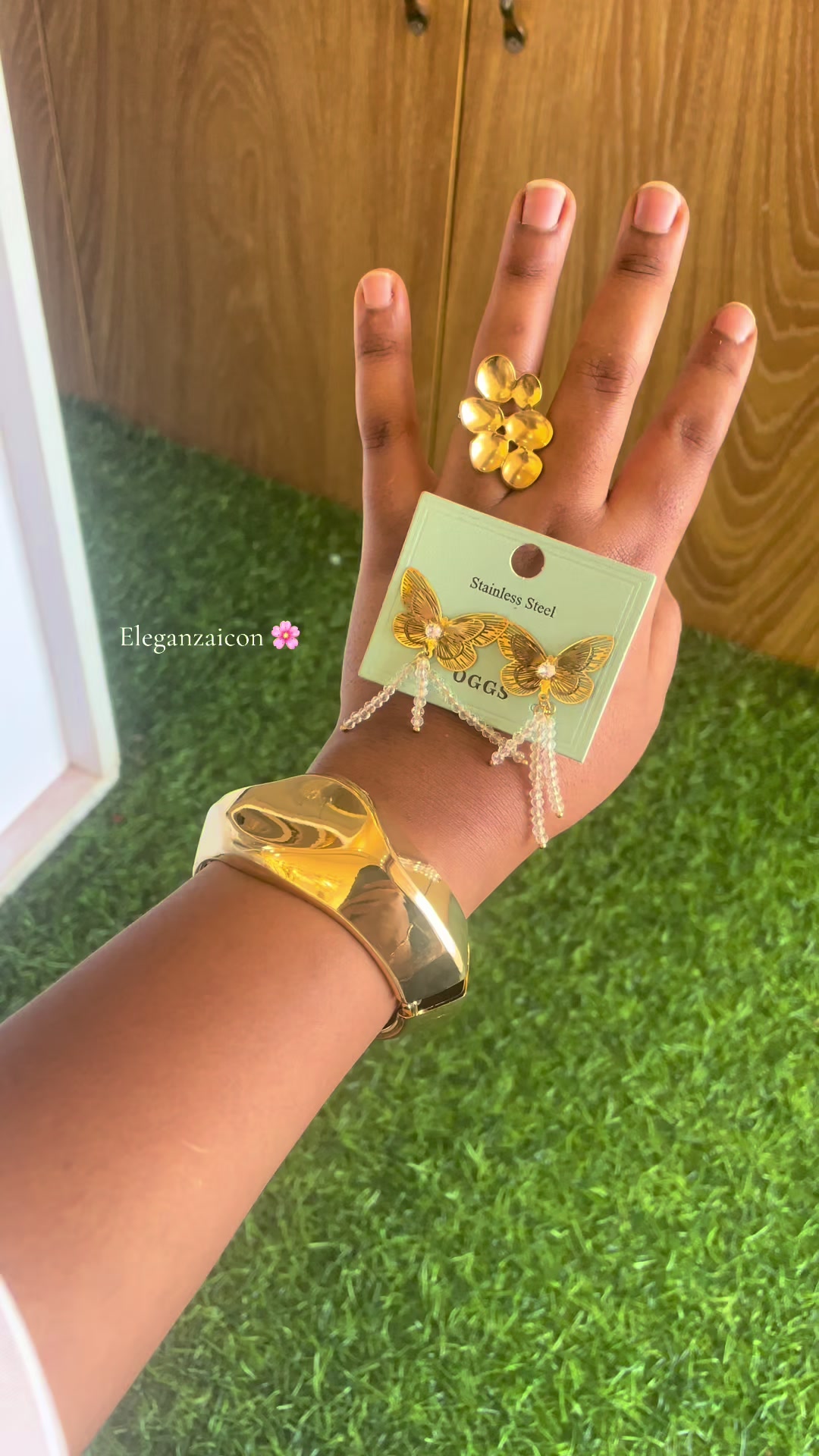 @ELEGANZAicon-jewelry/bag/heels