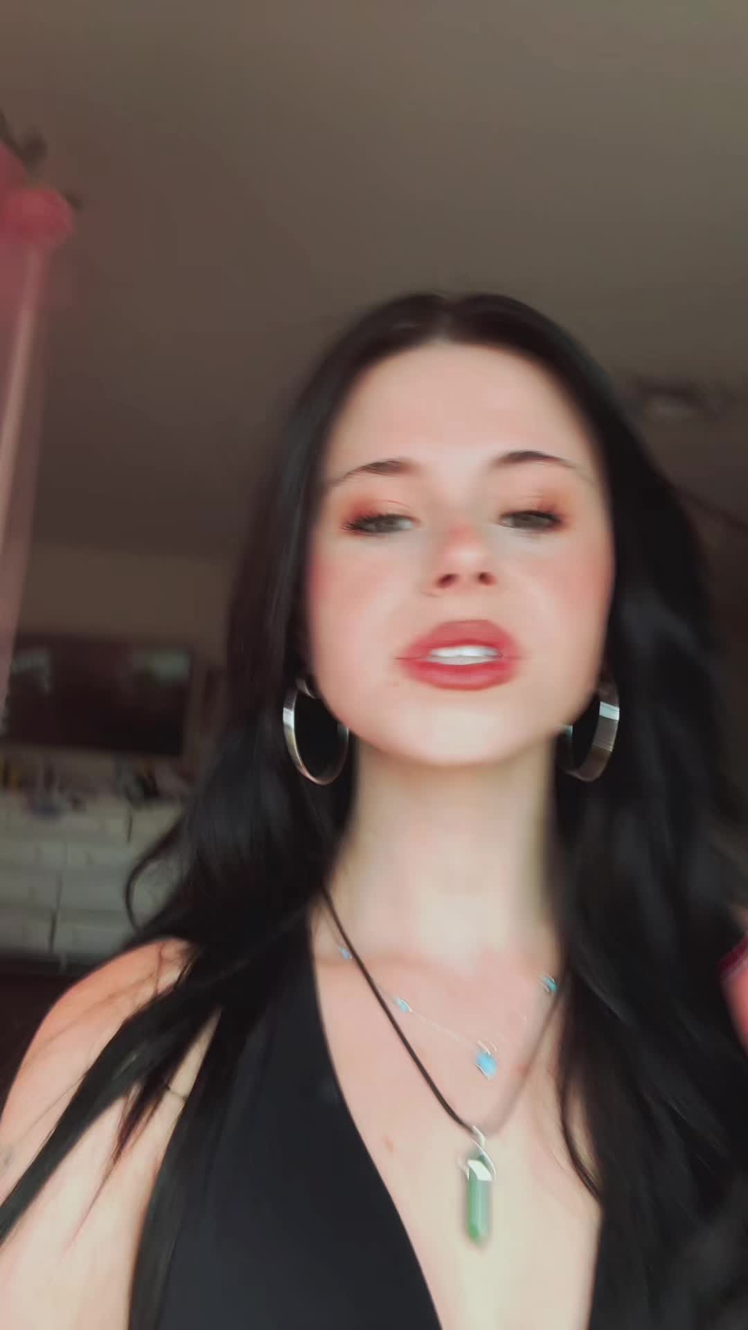@tay ⟢