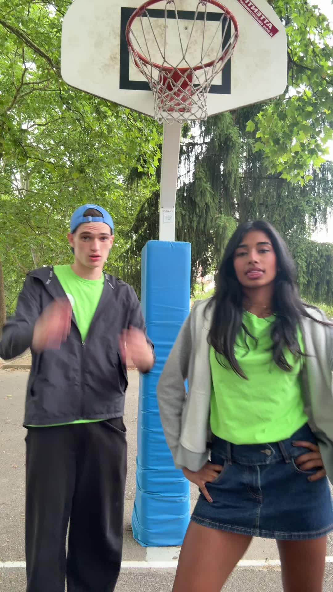 @Paviviii