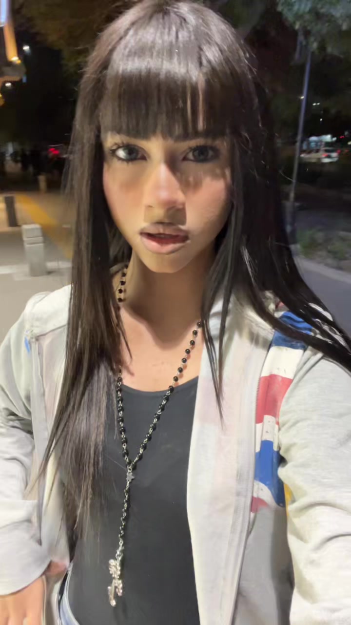 @Kiana8k
