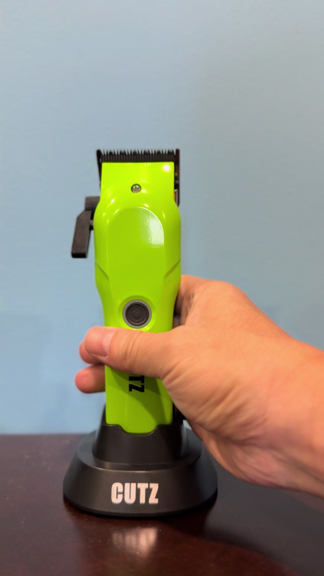 @thecutzbarbersupply