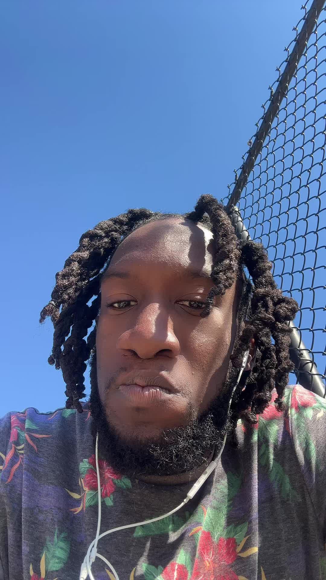 @Jaybenzoe