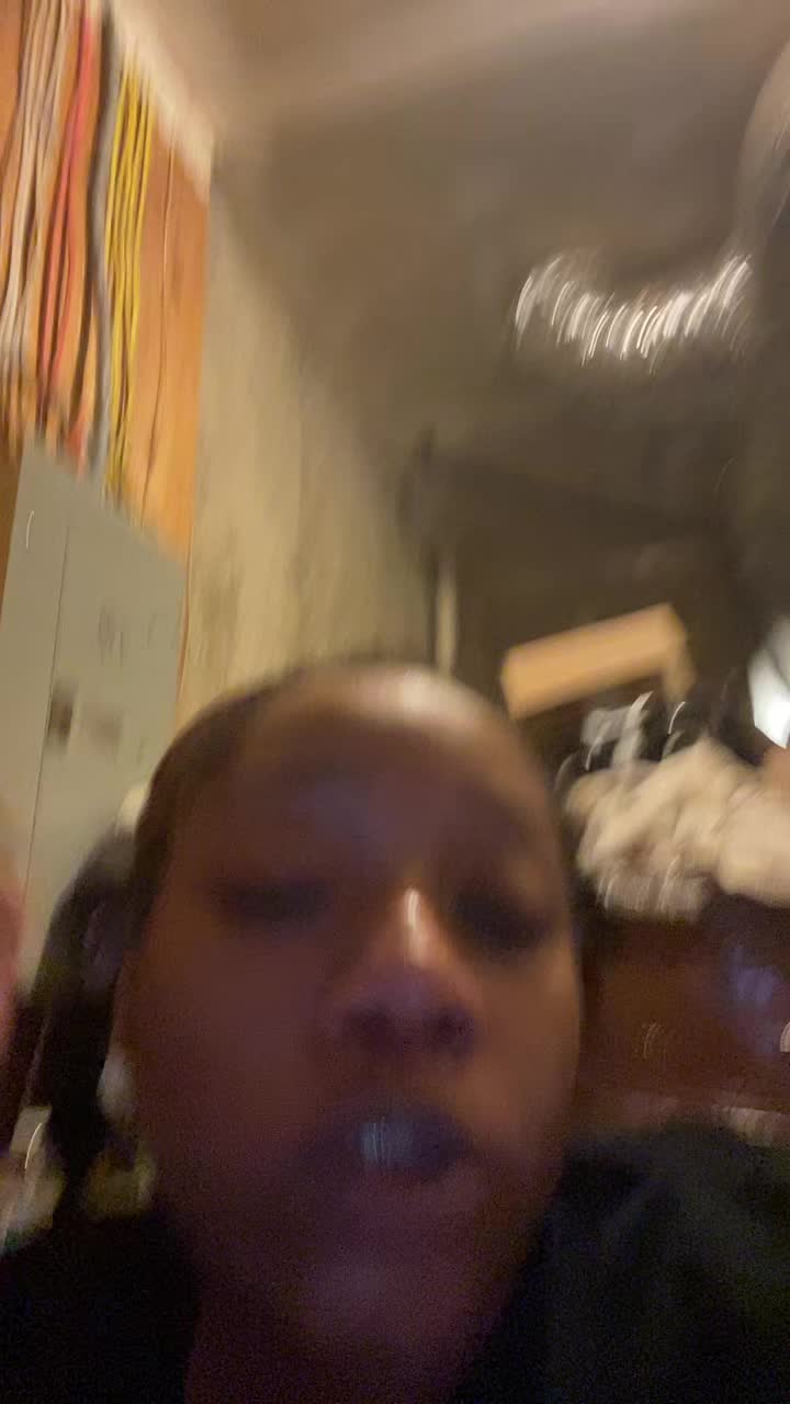 @Dee_nuggss