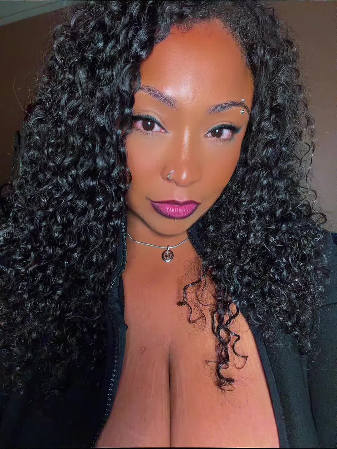 @KurvyKary