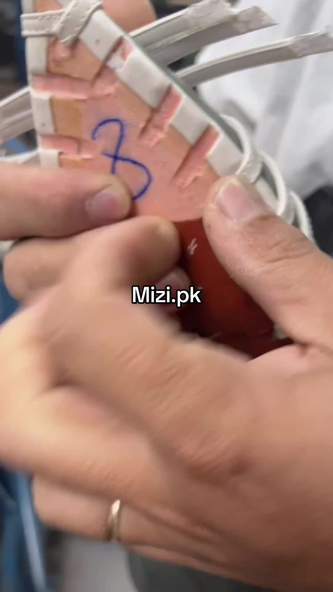 @Mizi.pk