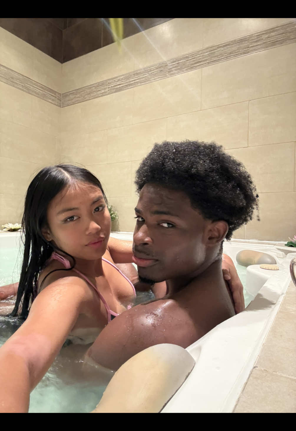 @DJORDATHENA👩🏻&zwj;❤️&zwj;💋&zwj;👨🏾