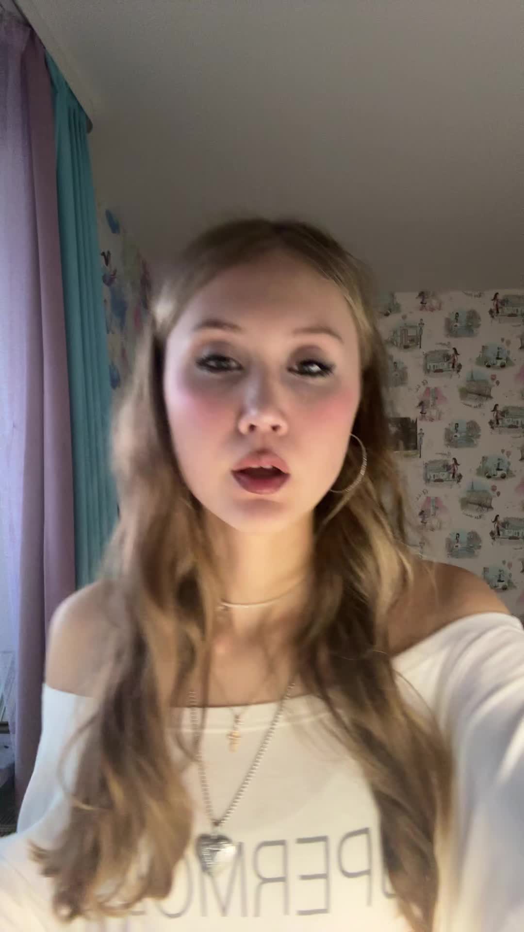 @лиза
