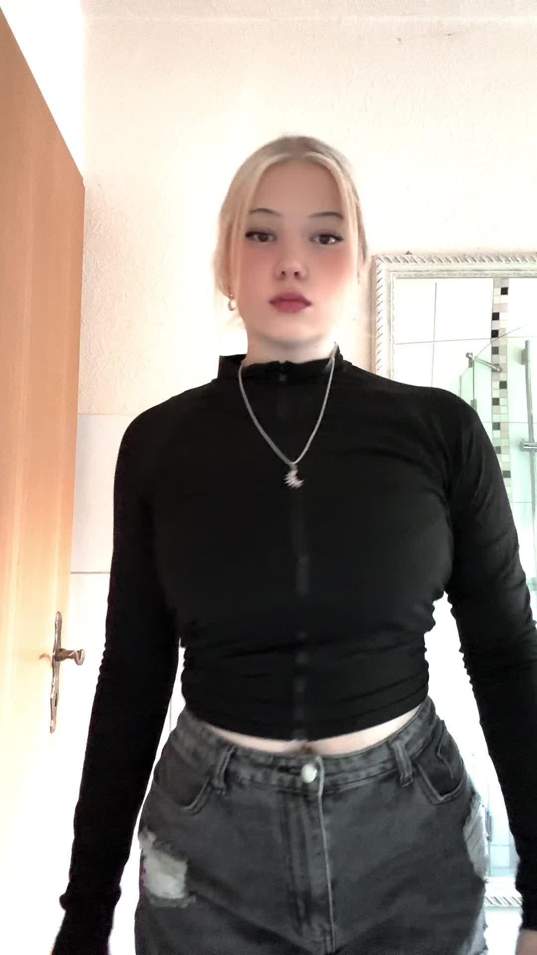 @Celina🤟🏻