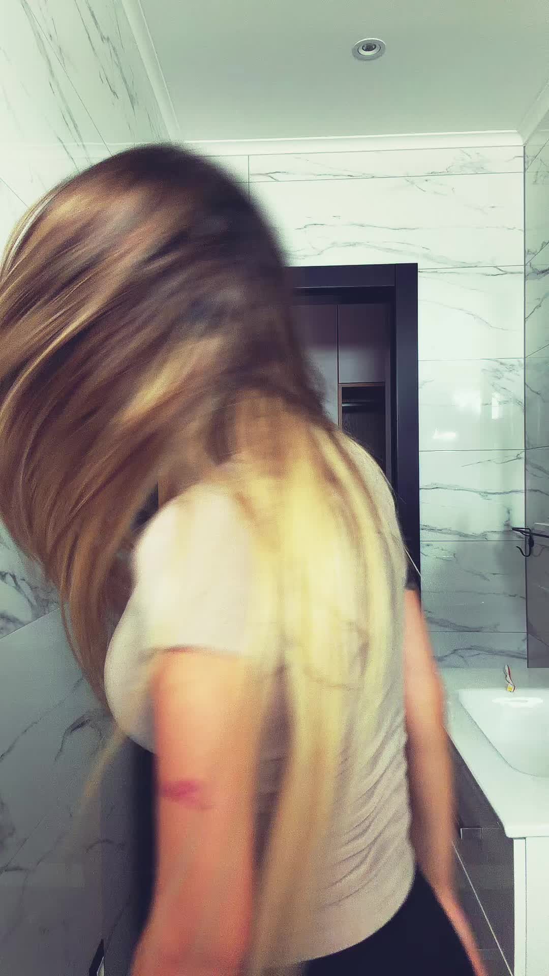 @user56942215540