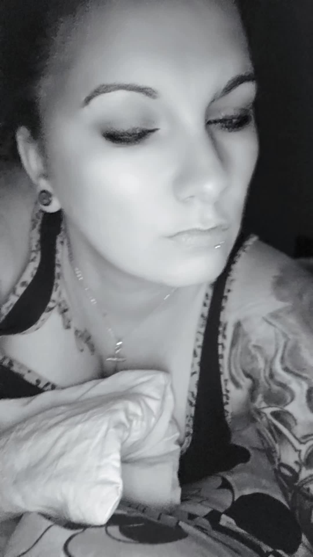 @🕊🖤⚜️Chiica⚜️🖤🕊