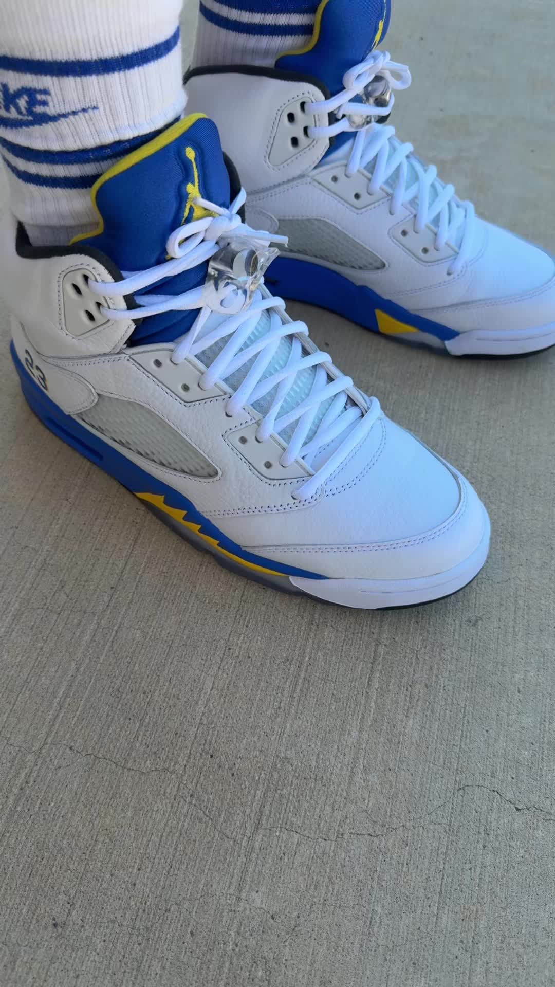 @jaymuney_lovesneakers