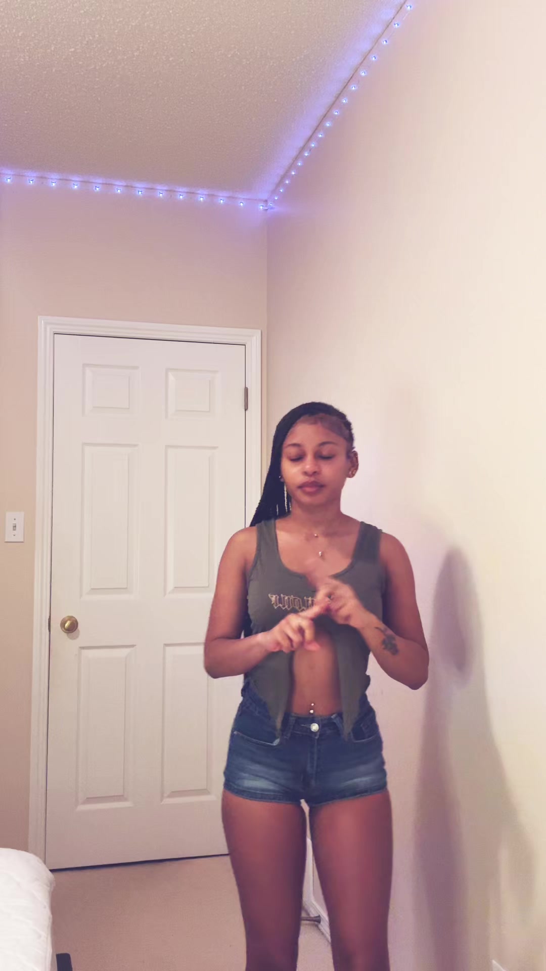 @Emily🖤👤