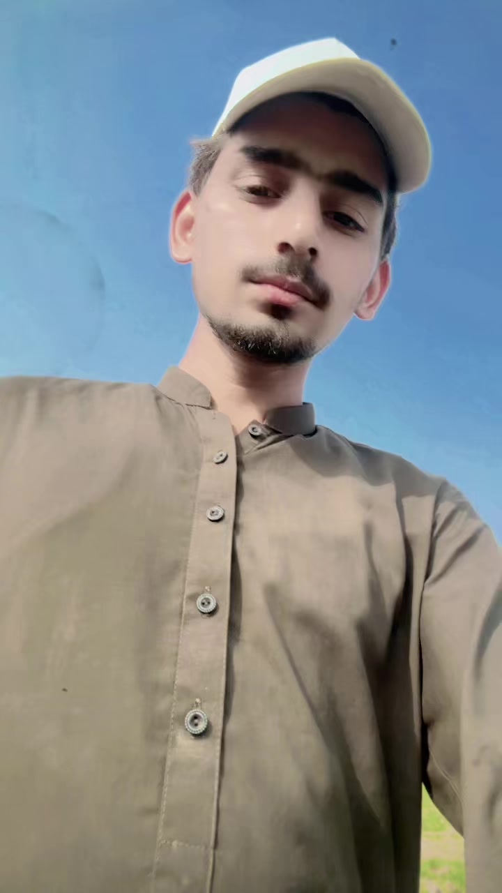 @قمر وڑائچ کامونکی🥂🥀