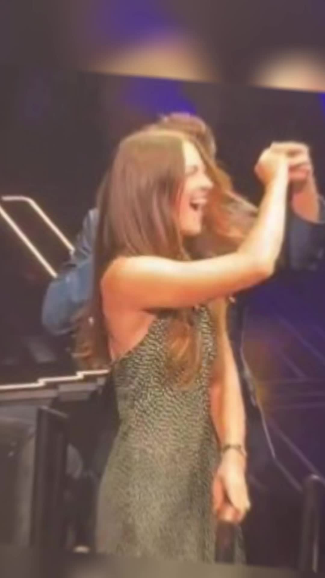 @Melissa Benoist