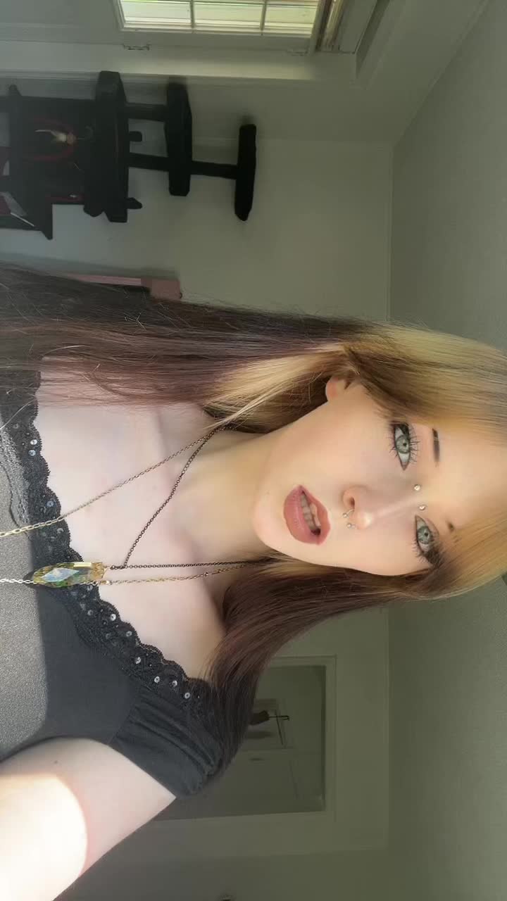 @Chy 🖤