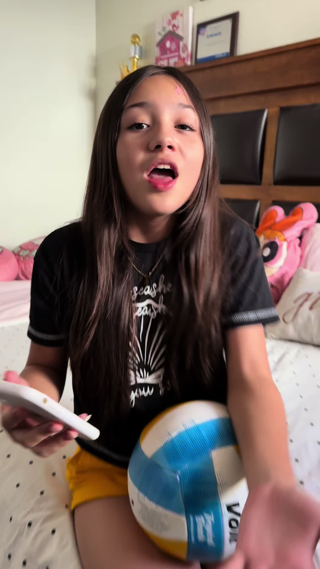 @Nia Mora
