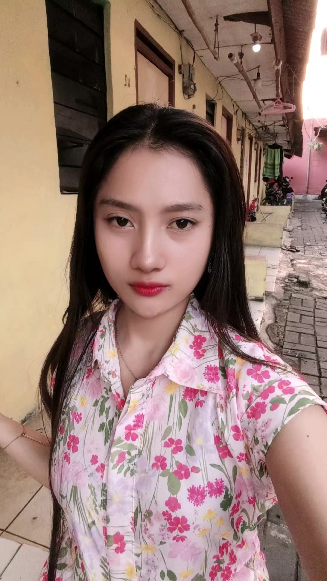 @Dari Kontak Anda
