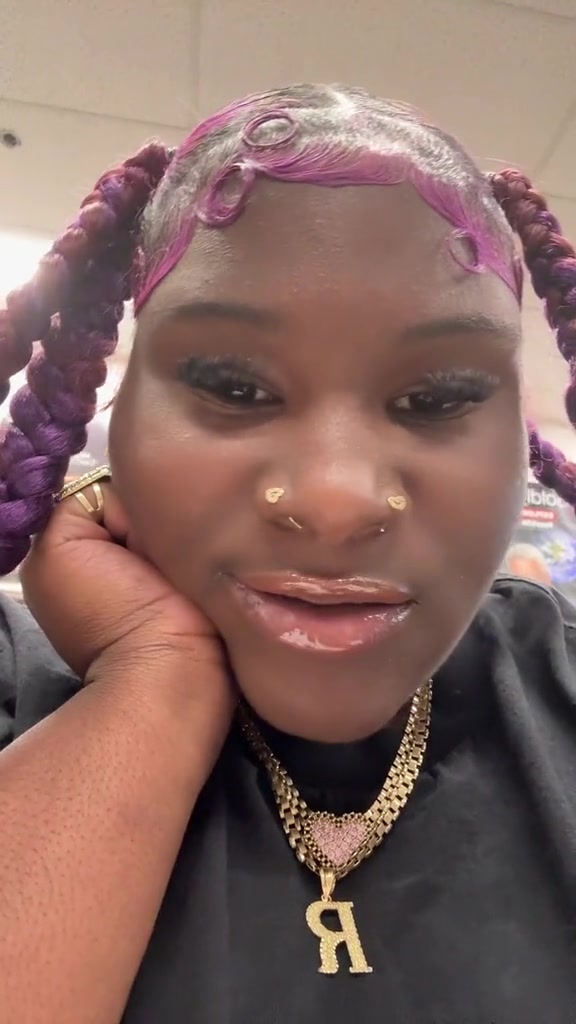@thickerthanaasnicker 🍫